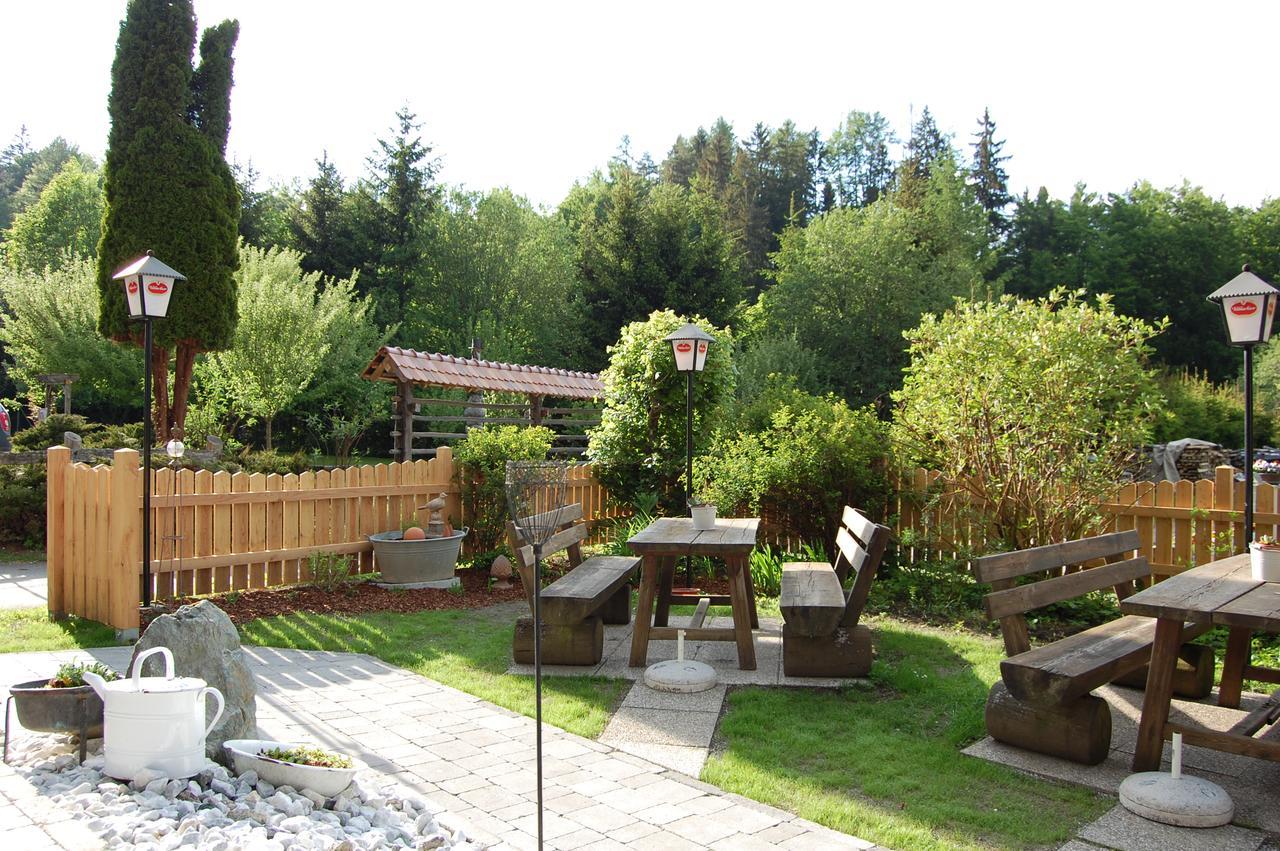 Gasthof Martinihof Latschach ober dem Faakersee Exterior photo